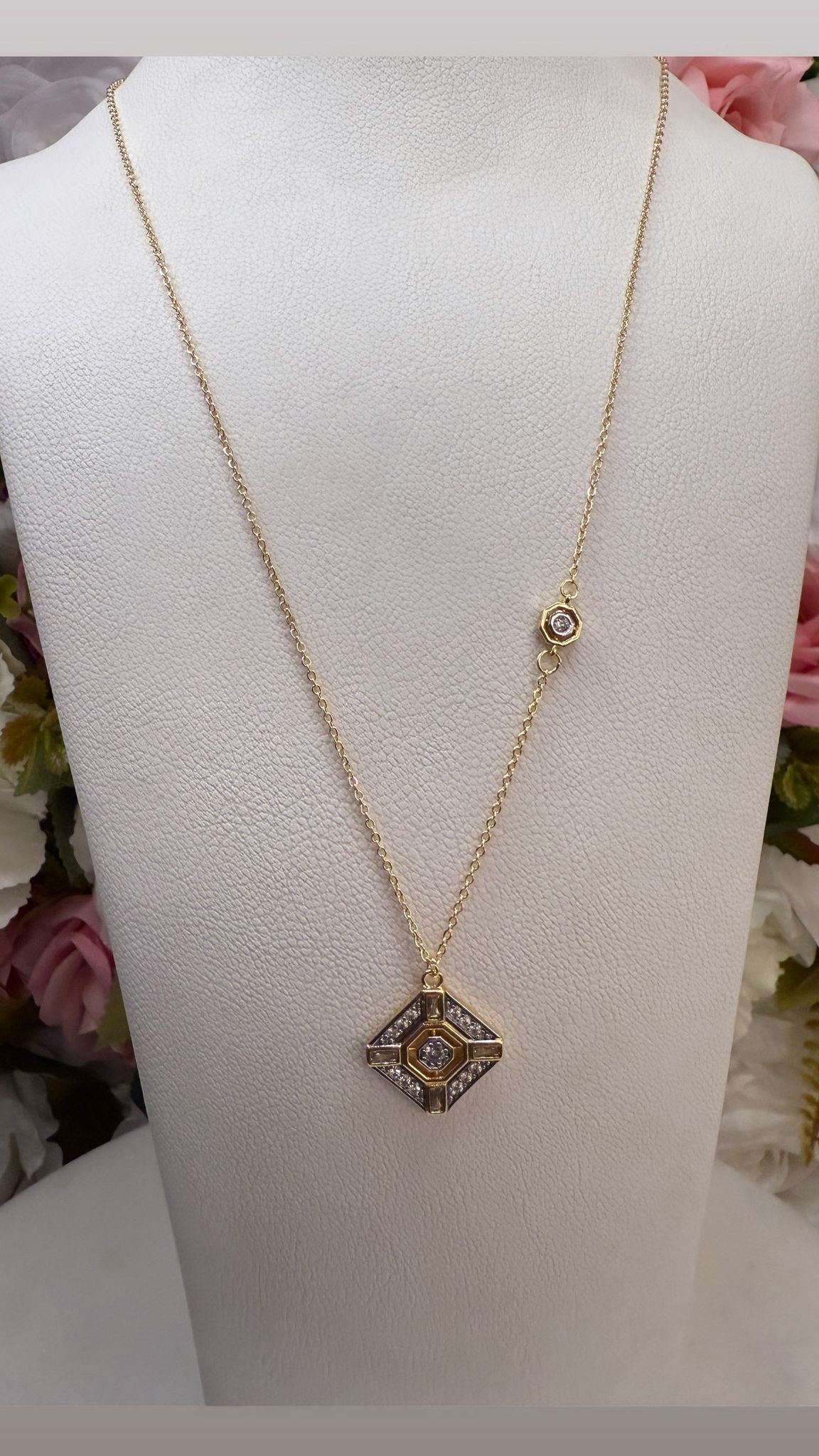 Özel Seri Gold Halka Sallantılı Gümüş Renk Kıkırdak Küpe